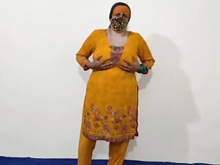 Beautiful Desi Punjabi Bhabhi With Big Natural Tits Masturbating By Cucumber free video