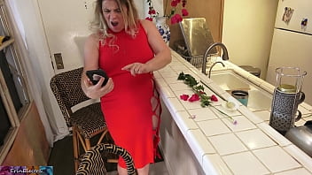 Stepmom Gets Pics For Anniversary Of Secretary Sucking Husband's Dick So She Fucks Her Stepson free video